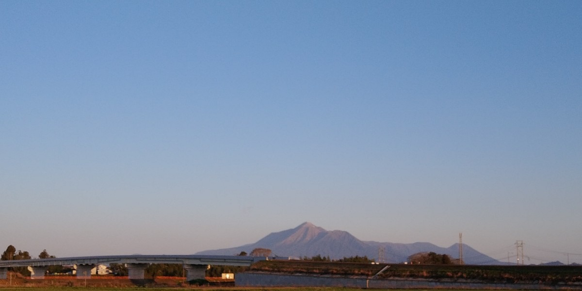 都城市（2024/3/20）今日の霧島😊（西の空）