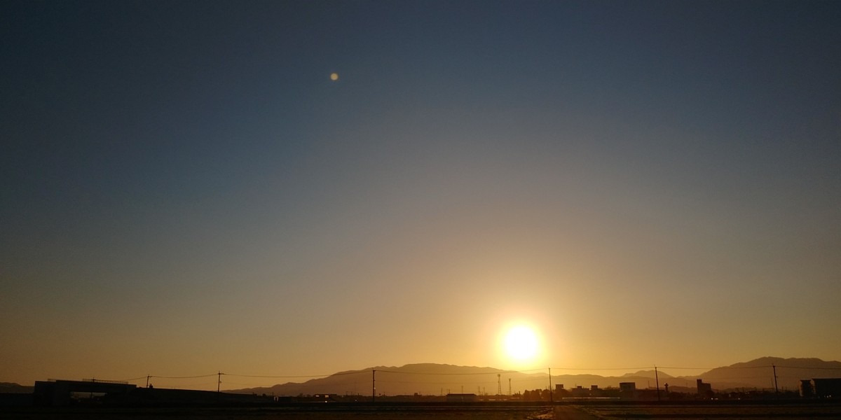 都城市（2024/3/20）今朝は晴れてます😊（東の空）②