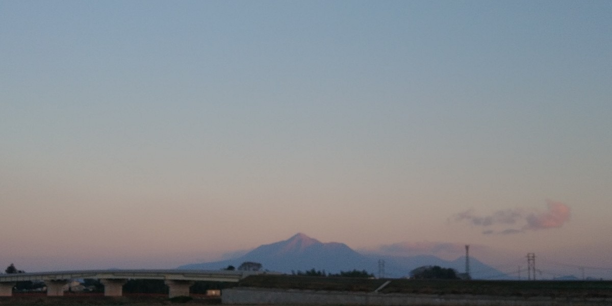 都城市（2024/3/21）今日の霧島😊（西の空）