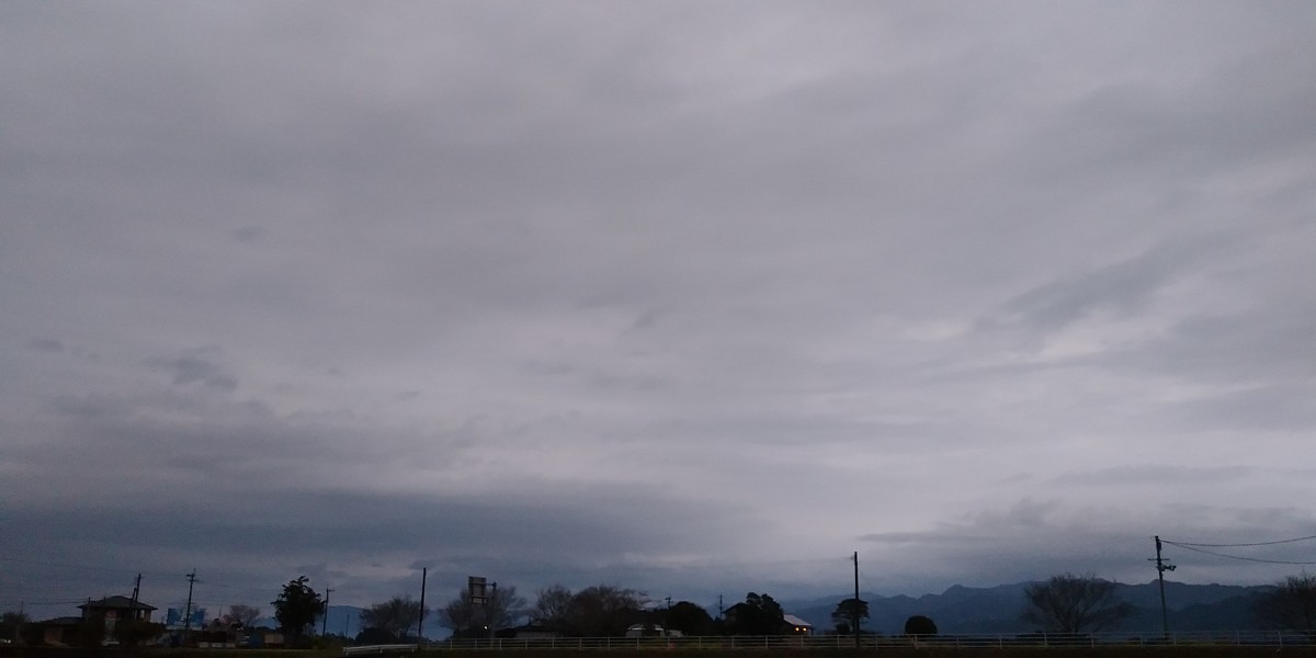 都城市（2024/3/23）今朝は曇り空😓（東の空）①