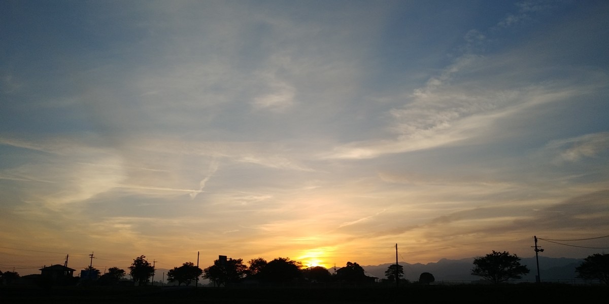 都城市（2024/4/25）今朝の朝焼け😊（東の空）①