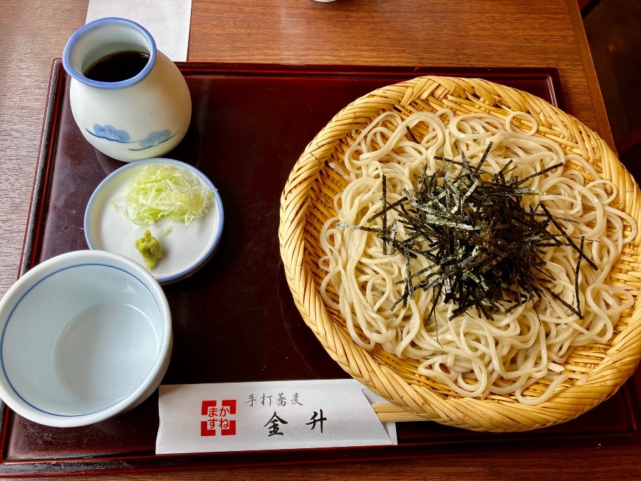 少し遅めのお昼は【刻みのりの乗ったら日本蕎麦】