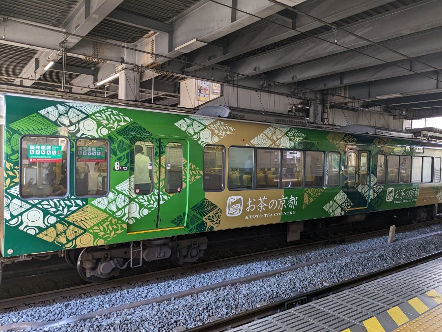 大阪東線の放出駅で