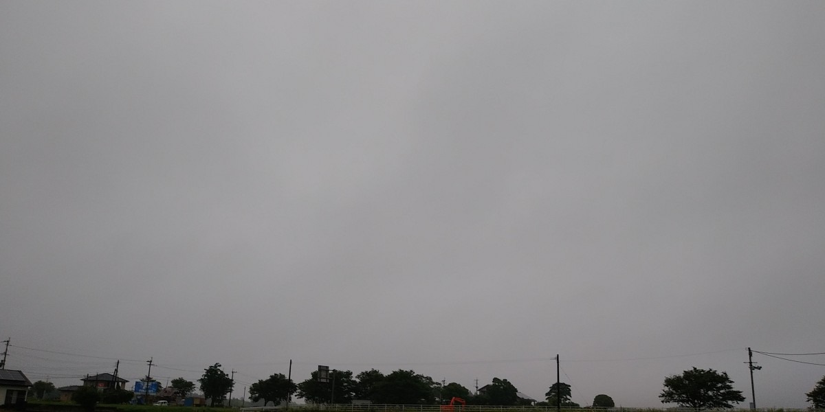 都城市（2024/6/9）今朝は雨です😓（東の空）①