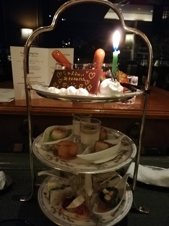 イブニング・ハイ・テイー
