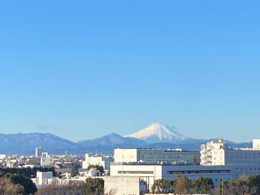 今朝の富士山　快晴の青空と一緒