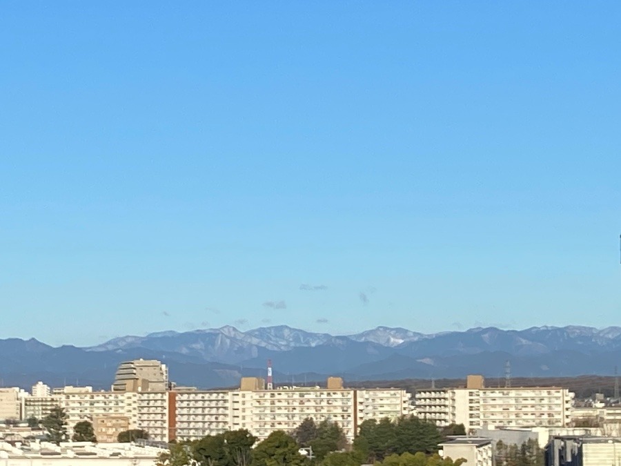秩父連山もうっすらと雪景色
