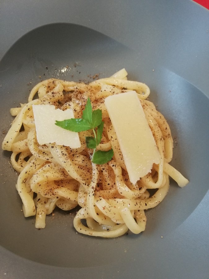 パスタ タリオリーニ カチョ エ ペペ